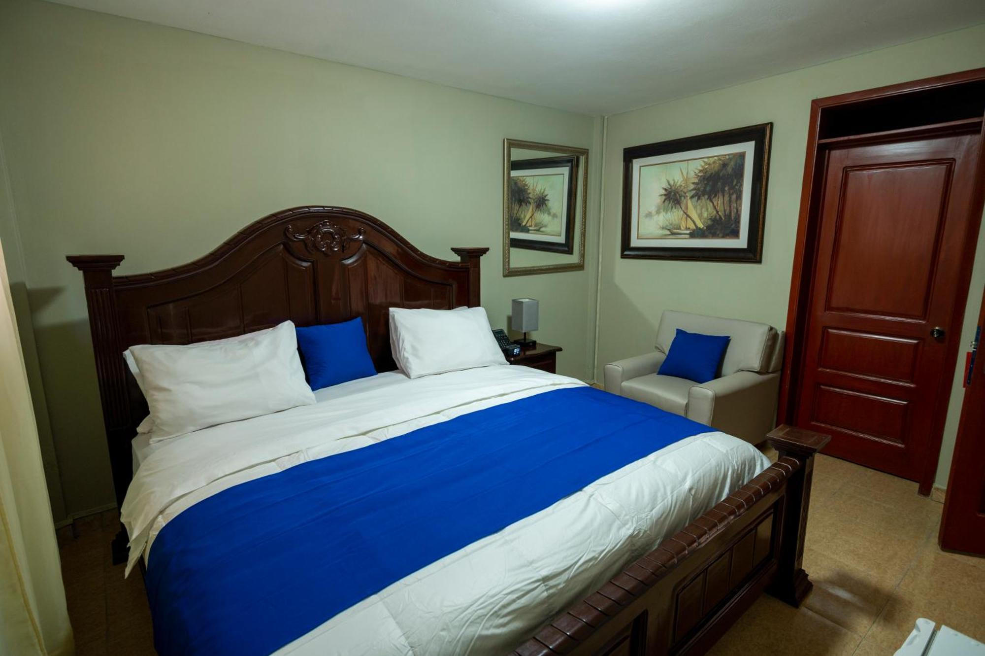 Vivy Hill'S Hotel Port-au-Prince Buitenkant foto