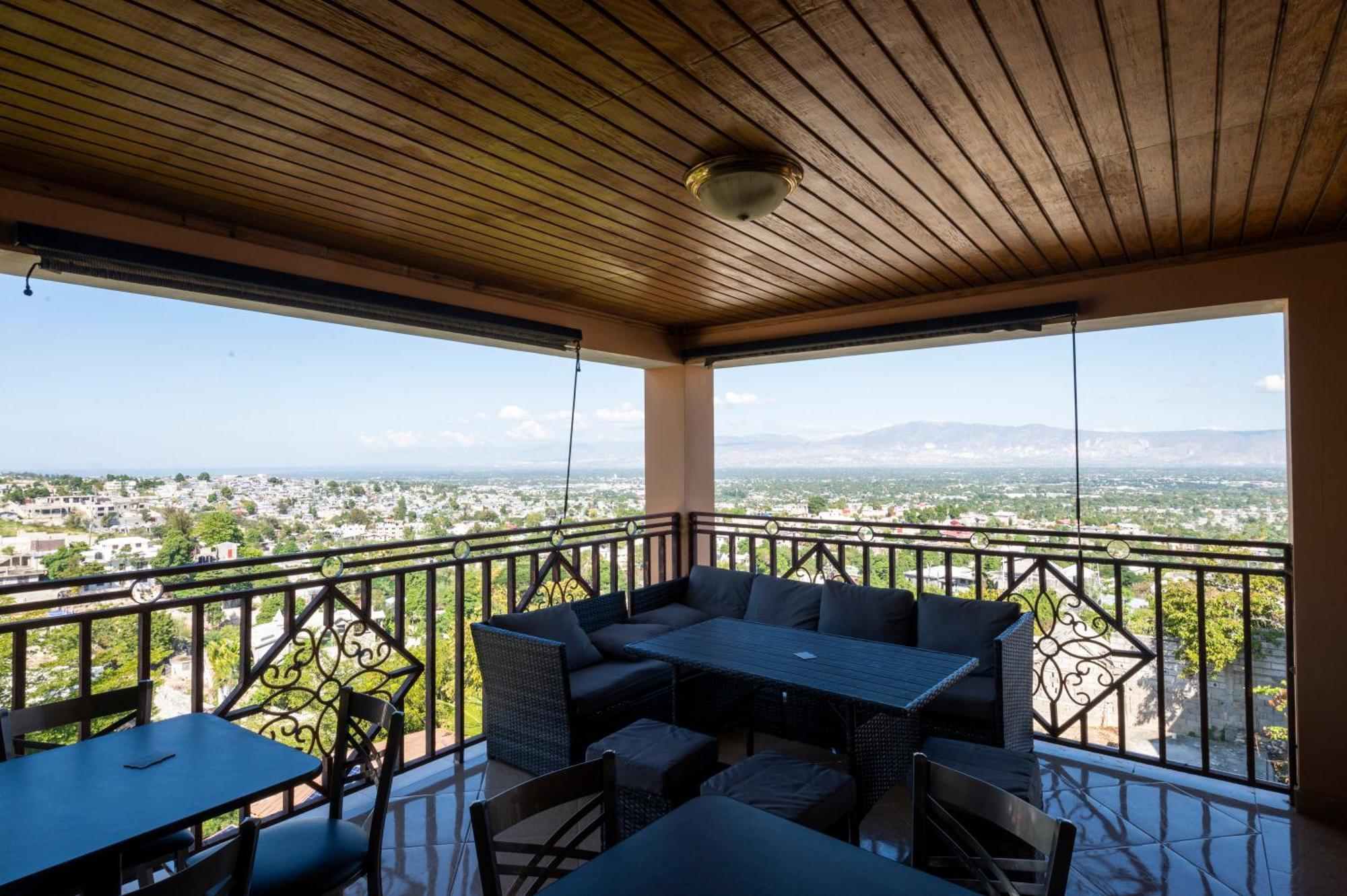 Vivy Hill'S Hotel Port-au-Prince Buitenkant foto