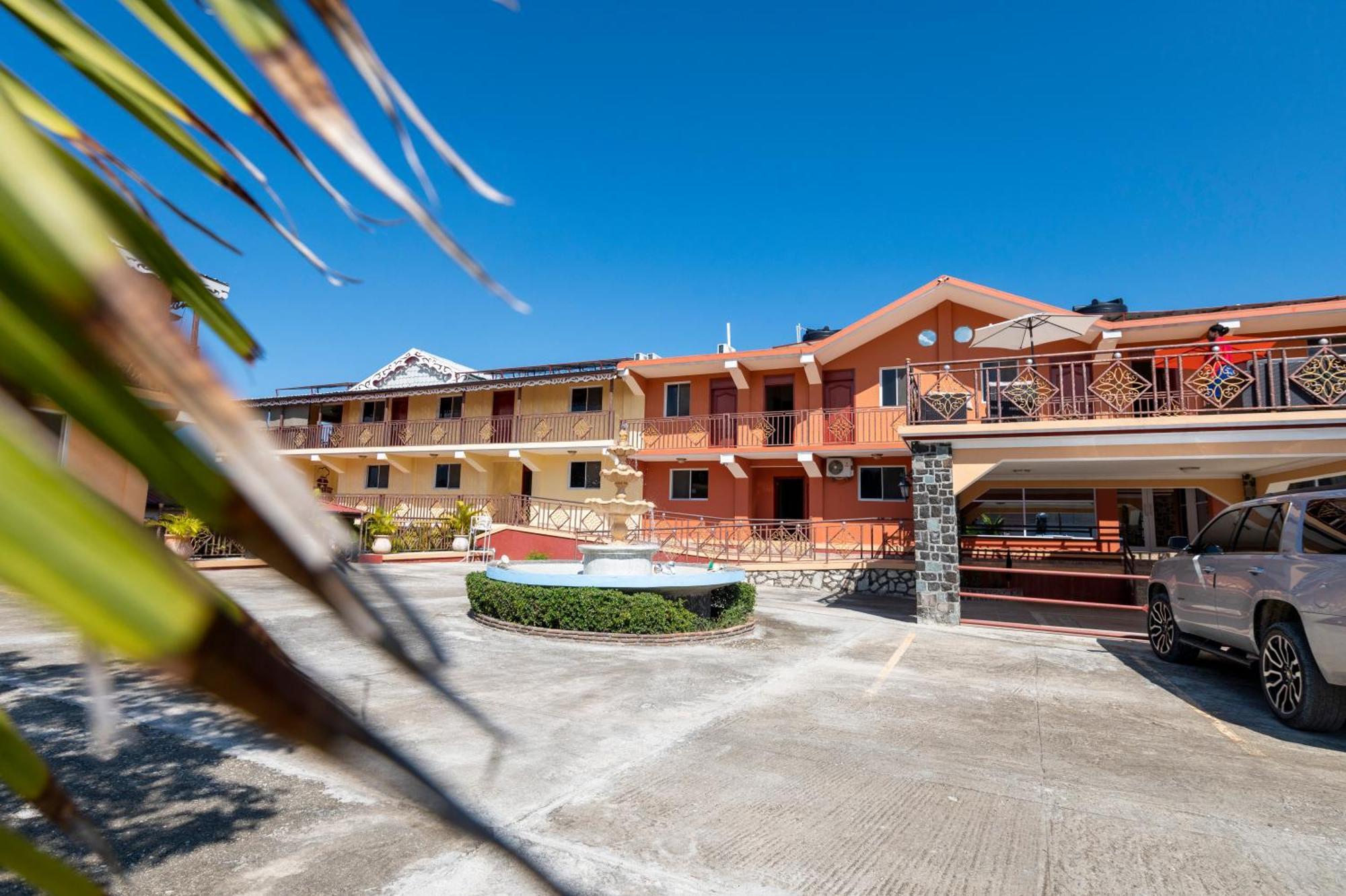 Vivy Hill'S Hotel Port-au-Prince Buitenkant foto